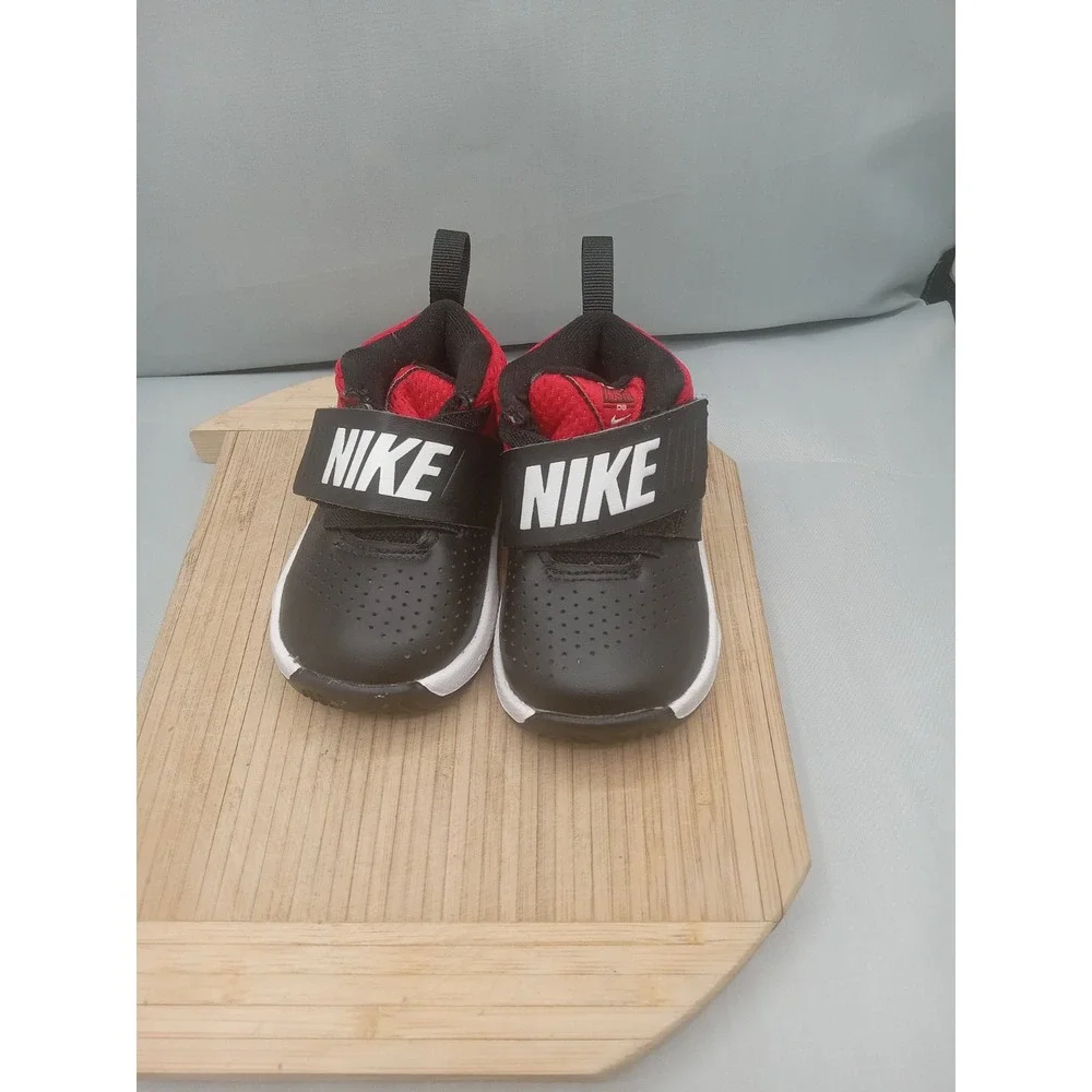 Nike little bit